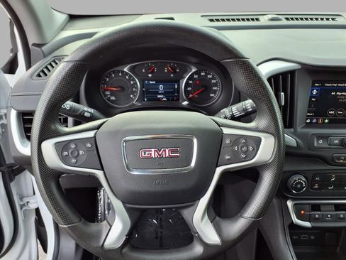 Used 2024 GMC Terrain SLE image 12
