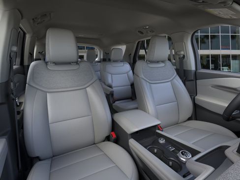 New 2025 Ford Explorer Active w/ Active Comfort Package image 10