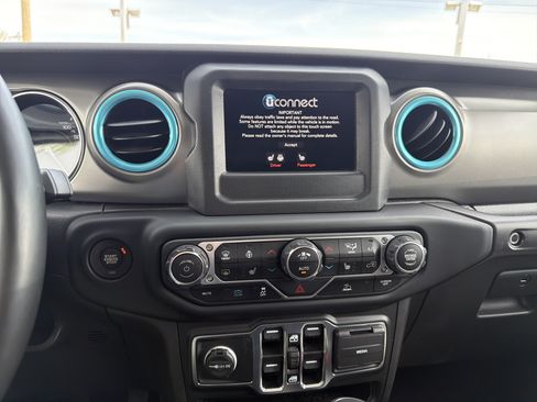 Used 2023 Jeep Wrangler Unlimited w/ Cold Weather Group AWD/4WD image 20