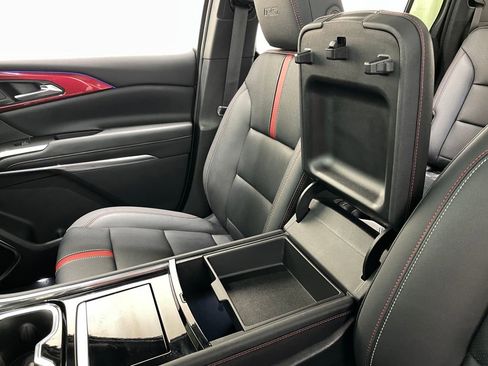 Certified 2024 Chevrolet Traverse RS image 38