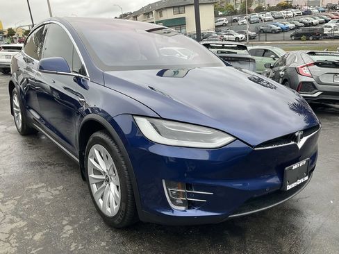 Used 2018 Tesla Model X 100D image 75
