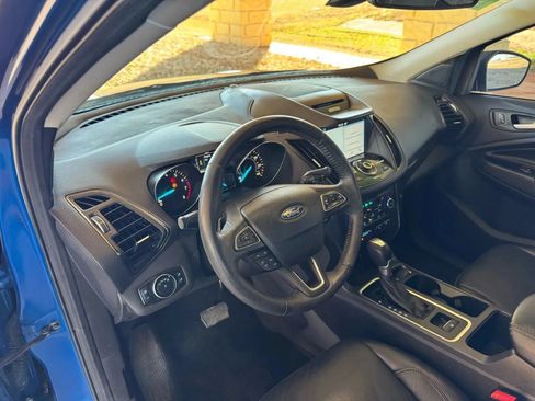 Used 2017 Ford Escape Titanium FWD image 10