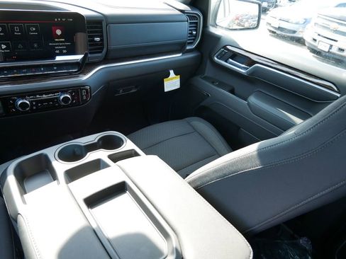 New 2026 GMC Sierra 1500 SLE w/ Preferred Package image 7