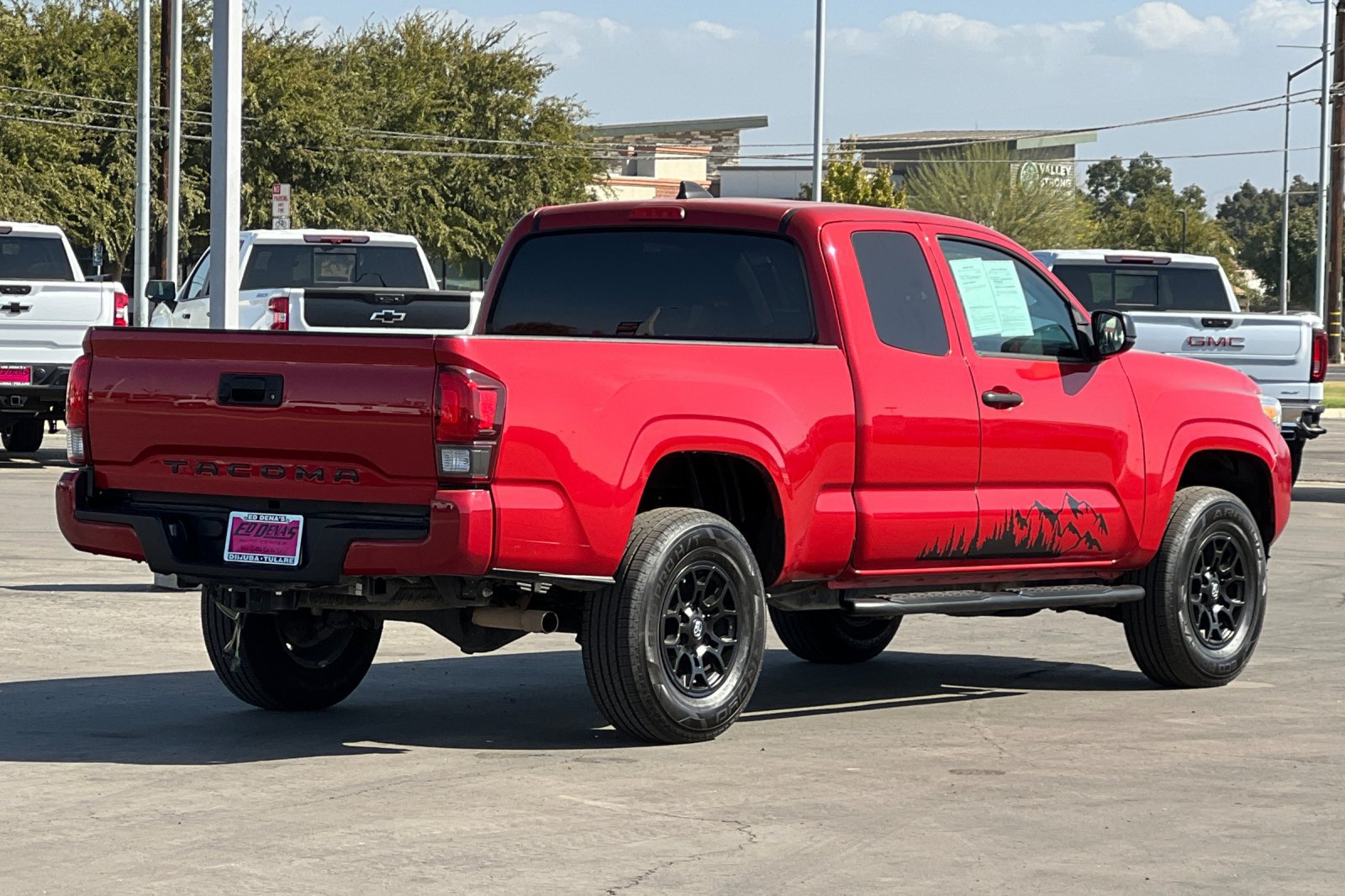Used 2022 Toyota Tacoma SR RWD image 4