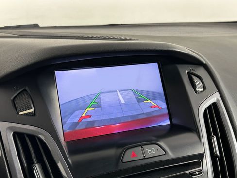 Used 2013 Ford Focus Titanium FWD image 41