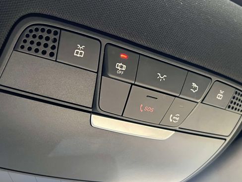 Used 2019 Mercedes-Benz E 300 image 30