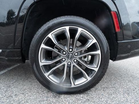 Used 2022 Jeep Grand Wagoneer Series III w/ Rear Seat Video Group 1 image 45