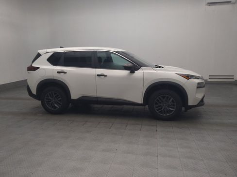 Used 2023 Nissan Rogue S FWD image 11