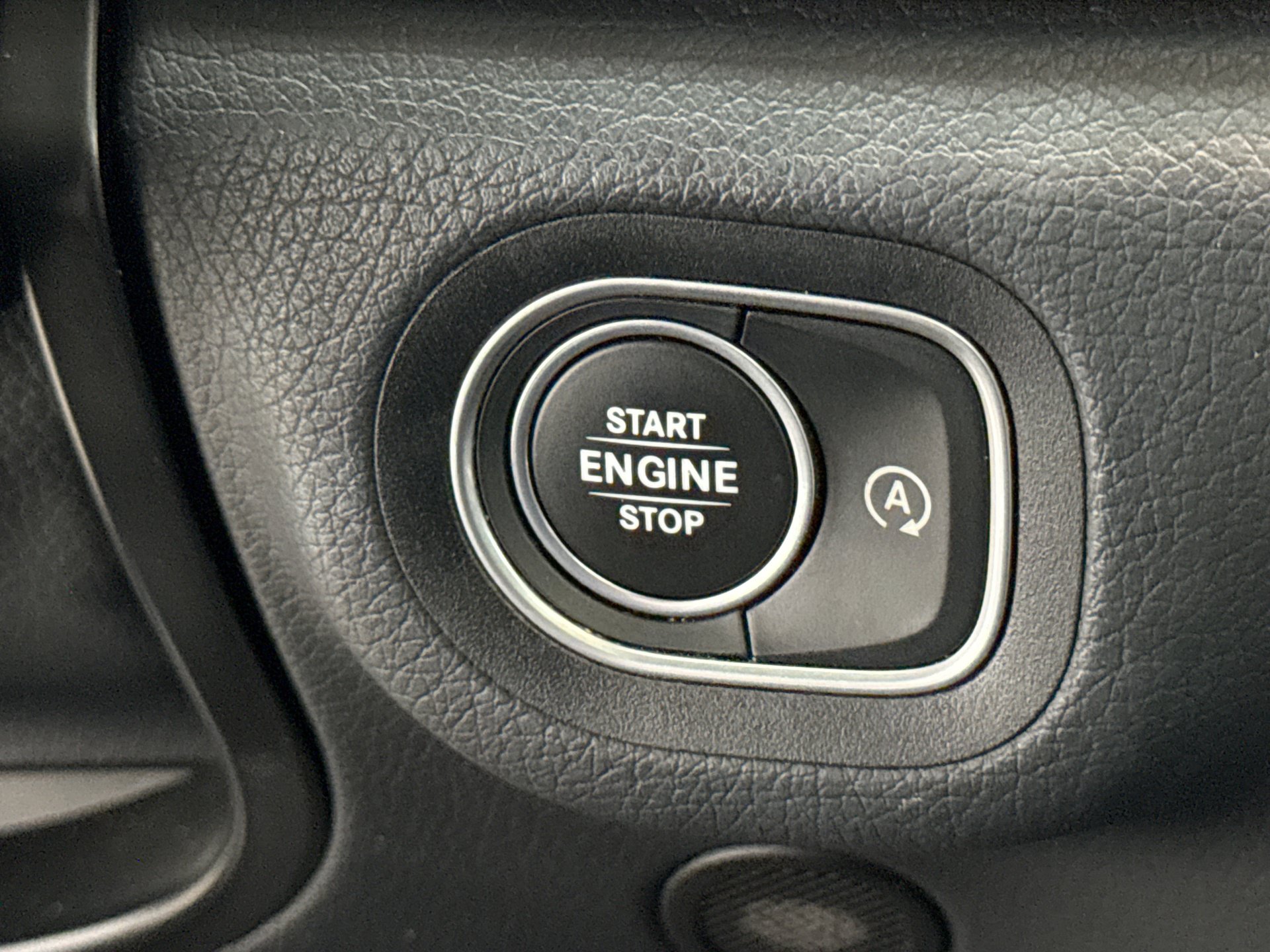 Used 2022 Mercedes-Benz GLS 450 4MATIC image 22