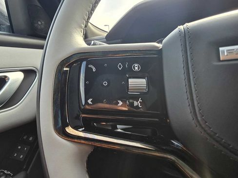 New 2026 Land Rover Range Rover Velar Dynamic SE image 31