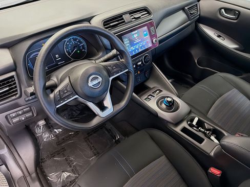 Used 2025 Nissan Leaf S FWD image 7