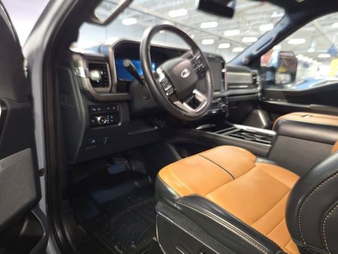 Used 2024 Ford F350 Platinum image 23