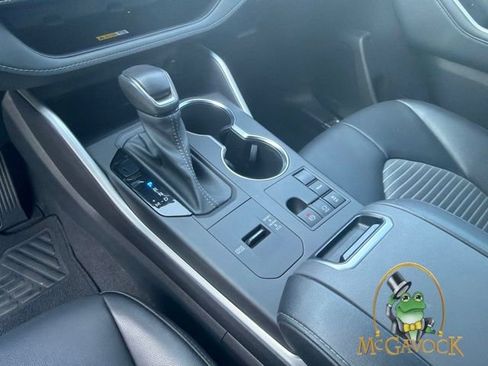 Used 2023 Toyota Highlander XSE FWD image 14