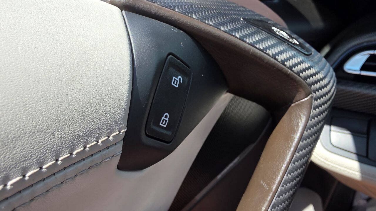 Used 2019 BMW i8 Roadster AWD/4WD image 38