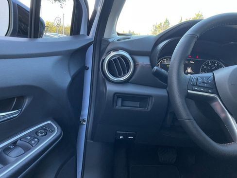 New 2025 Nissan Versa SR image 23