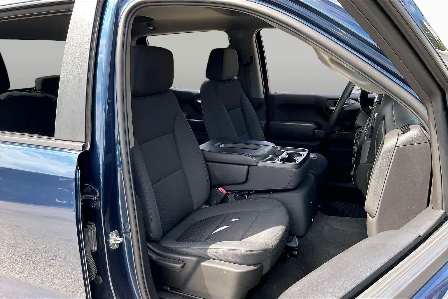 Used 2020 Chevrolet Silverado 1500 Custom w/ Custom Value Package RWD image 9