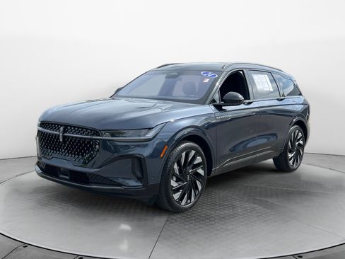 Used 2024 Lincoln Nautilus Reserve w/ Equipment Group 202A image 3