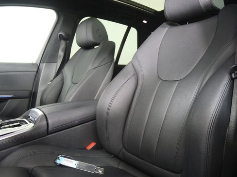 Used 2020 BMW X5 sDrive40i w/ Premium Package image 11