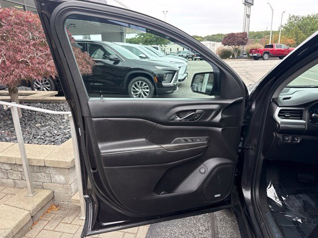 Used 2018 GMC Acadia SLT AWD/4WD image 9
