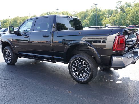Used 2025 RAM 2500 Limited AWD/4WD image 9
