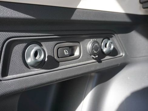 Used 2022 Subaru Forester Touring image 11