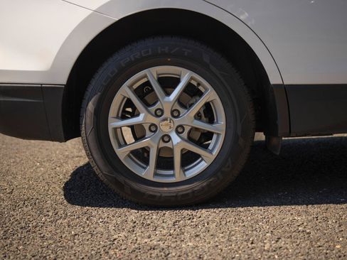 Used 2024 Chevrolet Equinox LT AWD/4WD image 24