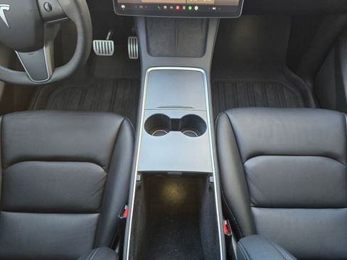 Used 2022 Tesla Model Y Performance image 24