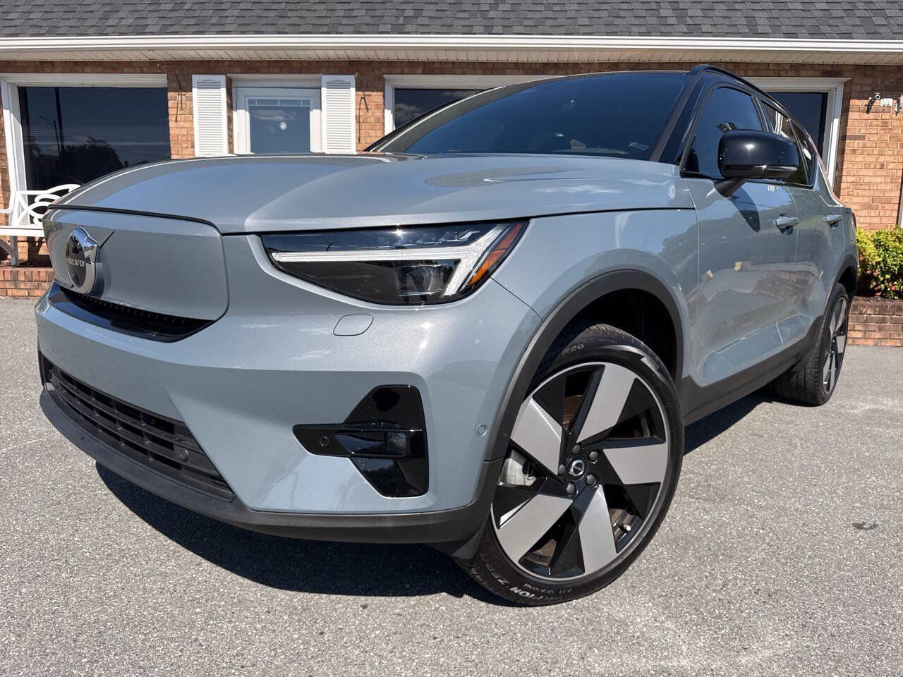 Used 2023 Volvo XC40 Recharge Ultimate w/ Protection Package Premier AWD/4WD image 43