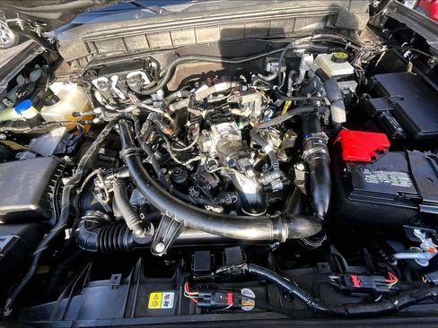 Used 2023 Ford Bronco Badlands image 9