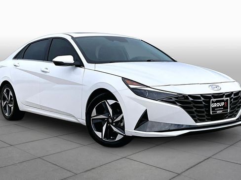 Certified 2023 Hyundai Elantra Limited FWD image 3