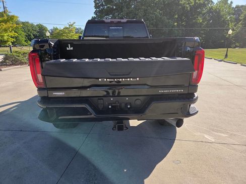 Used 2020 GMC Sierra 3500 Denali w/ Denali Ultimate Package AWD/4WD image 8
