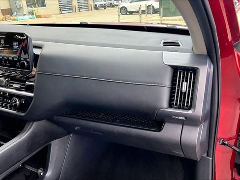 Used 2023 Nissan Pathfinder SL w/ SL Premium Package image 18