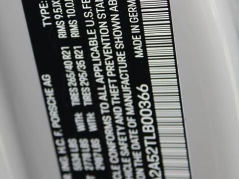 Used 2026 Porsche Macan image 30