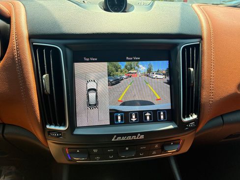 Used 2019 Maserati Levante AWD/4WD image 32