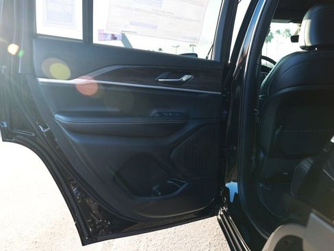 New 2025 Jeep Grand Cherokee Limited image 31