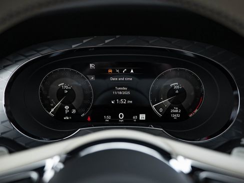 Used 2022 Bentley Bentayga image 19