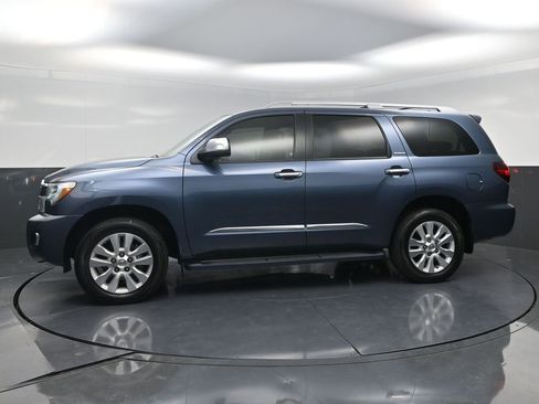 Used 2021 Toyota Sequoia Platinum RWD image 3