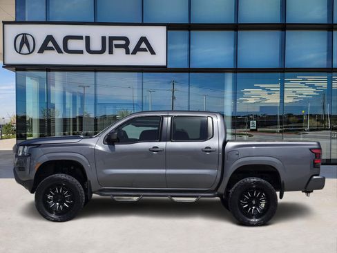 Used 2022 Nissan Frontier SV w/ Technology Package image 3