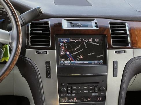 Used 2011 Cadillac Escalade Platinum image 15