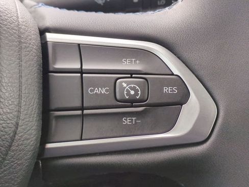 Used 2022 Jeep Compass Latitude image 25