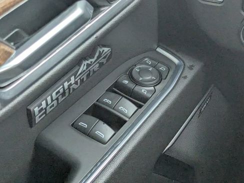Used 2023 Chevrolet Silverado 1500 High Country w/ High Country Premium Package AWD/4WD image 15