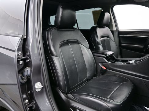 Used 2022 Jeep Grand Cherokee L Limited w/ Luxury Tech Group II AWD/4WD image 17