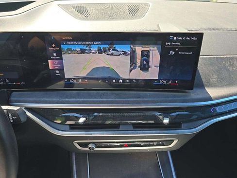 Used 2025 BMW X5 sDrive40i w/ Climate Comfort Package RWD image 9
