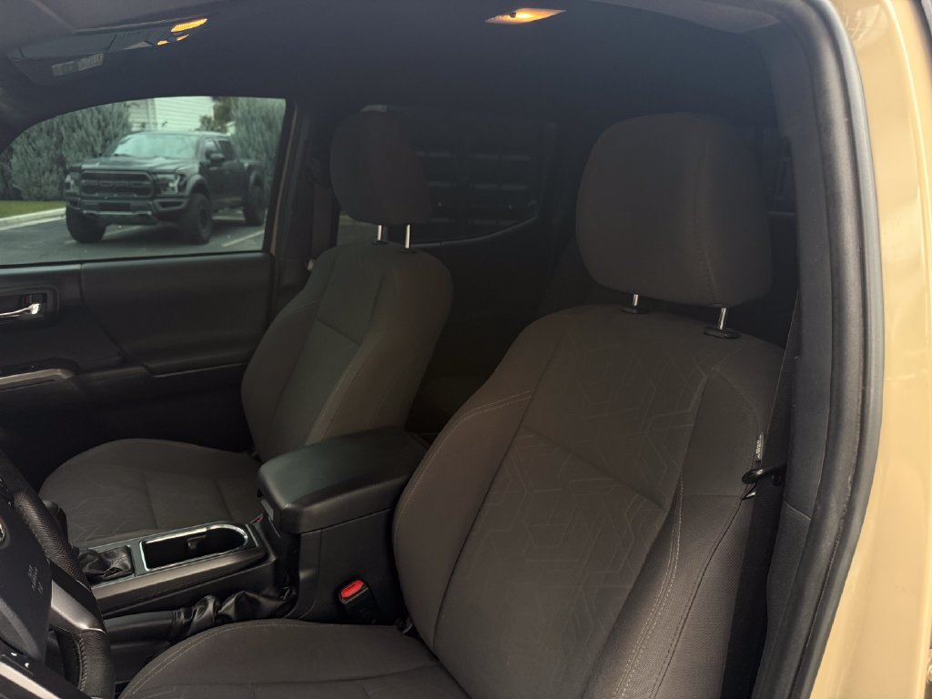 Used 2019 Toyota Tacoma TRD Sport w/ Technology Package AWD/4WD image 23