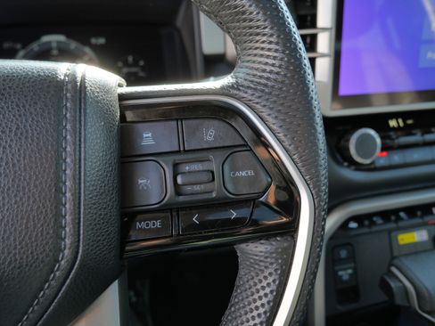 Used 2024 Toyota Tundra Limited image 28