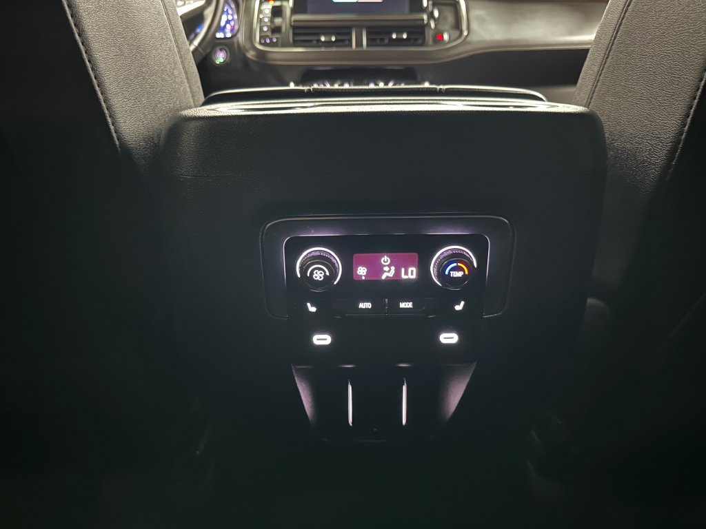 Used 2023 Chevrolet Tahoe Premier AWD/4WD image 24