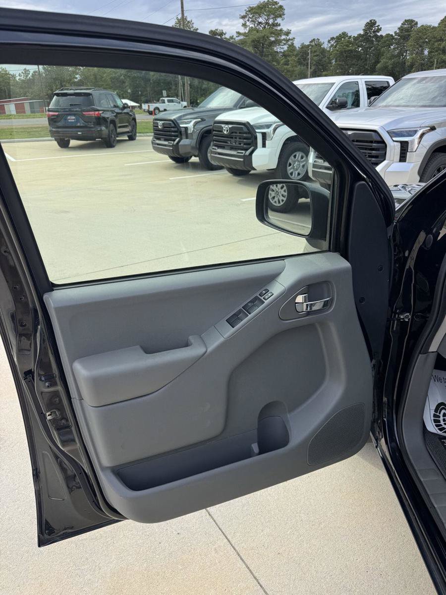 Used 2019 Nissan Frontier SV w/ Value Truck Package RWD image 10