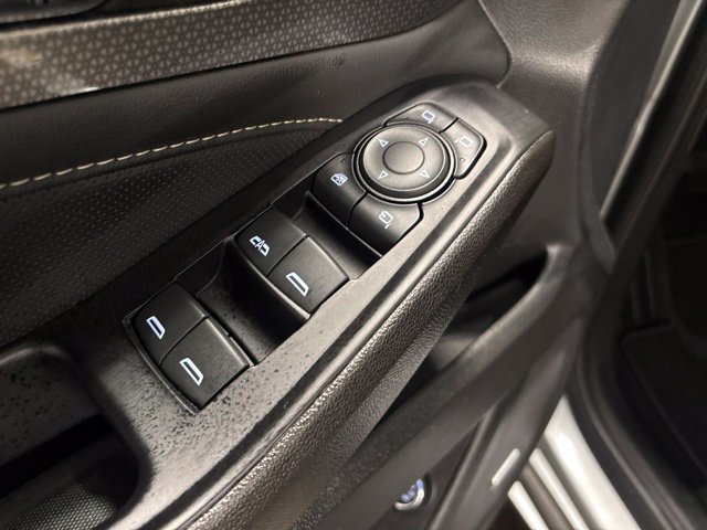 Used 2023 Chevrolet Traverse Premier FWD image 11