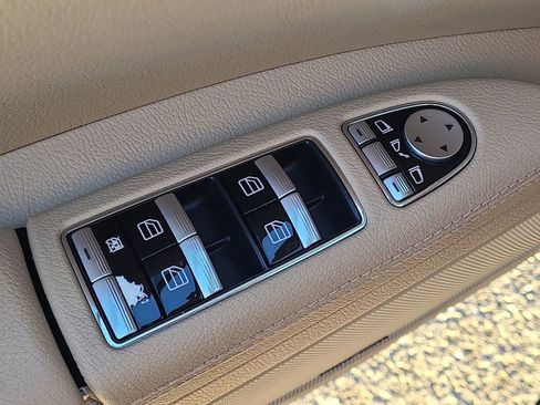 Used 2010 Mercedes-Benz S 550 S 550 image 32