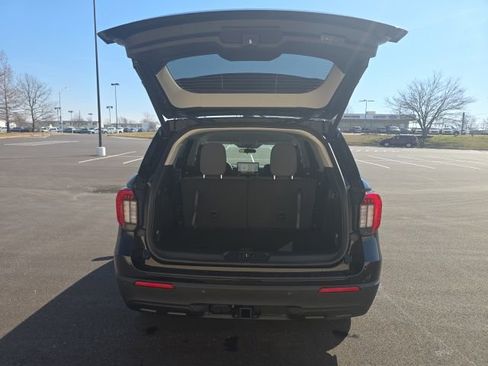 New 2026 Ford Explorer Active image 11